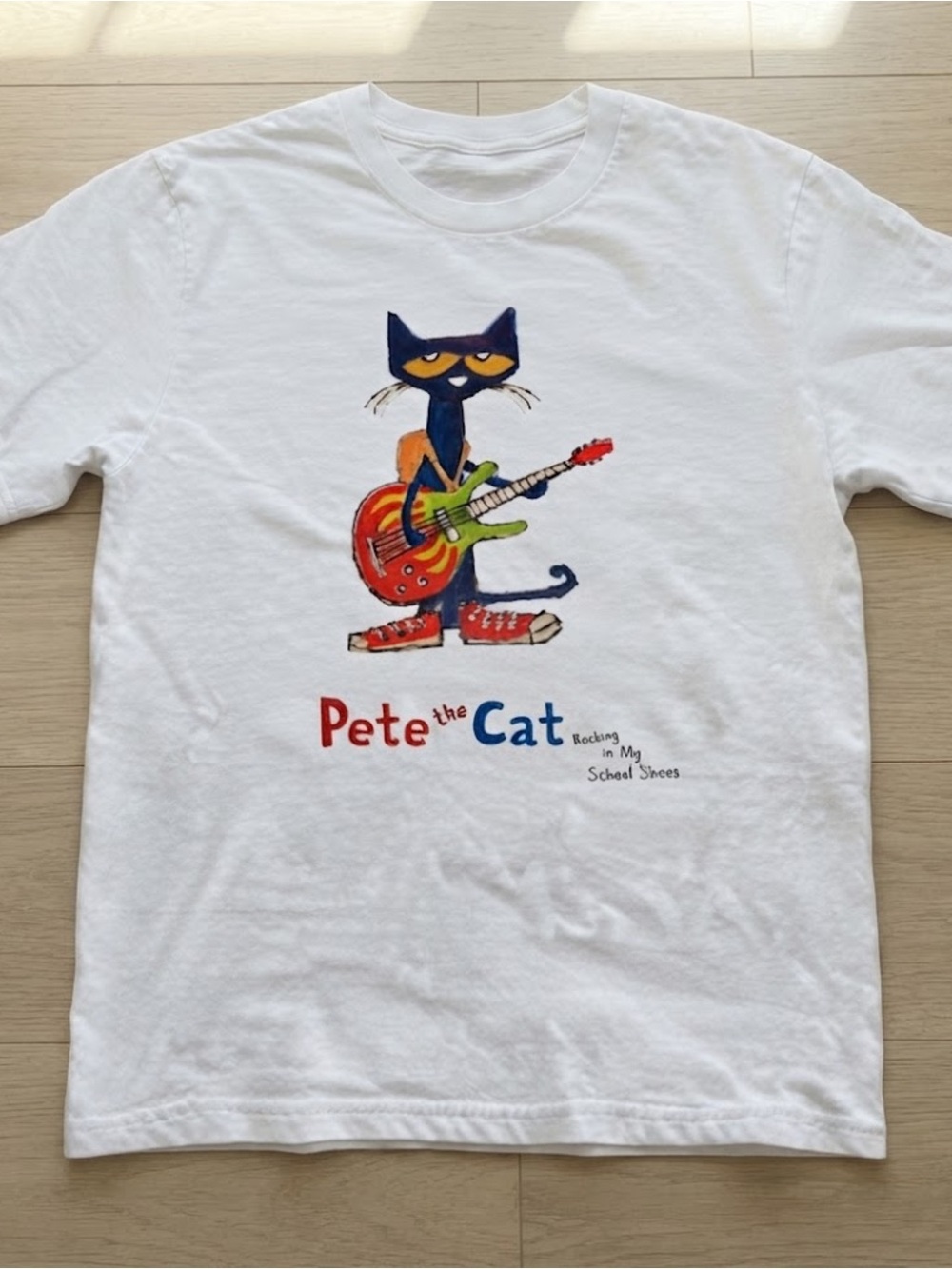 White Graphic Gildan T-Shirt Pete The Cat Rocking School Shoes